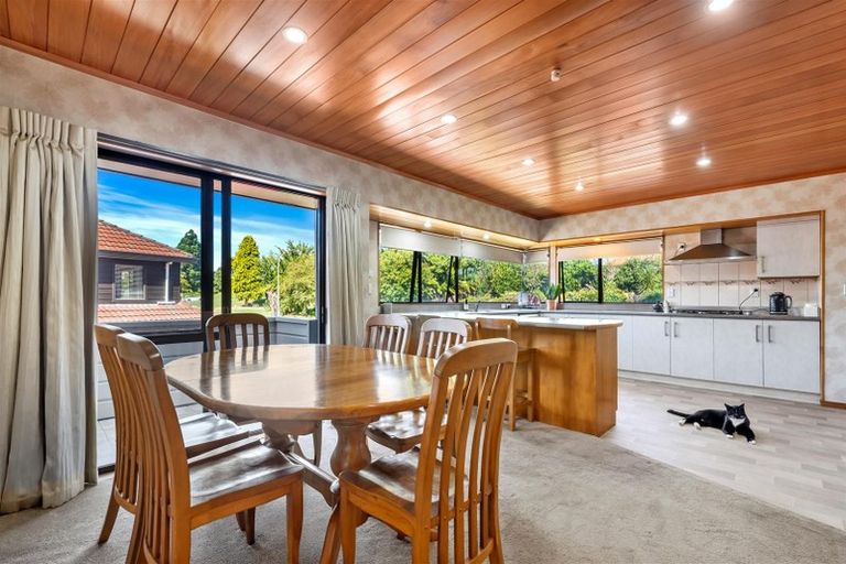 Photo of property in 39a Grand Vue Road, Kawaha Point, Rotorua, 3010
