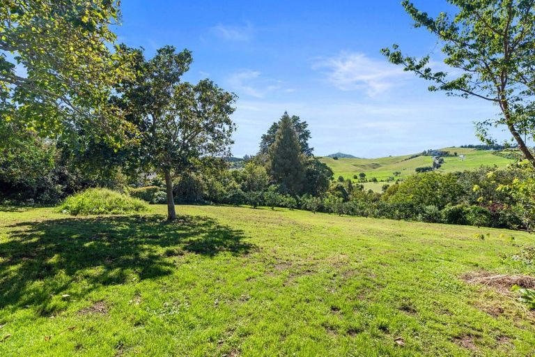 Photo of property in 27 Waikite Road, Welcome Bay, Tauranga, 3112