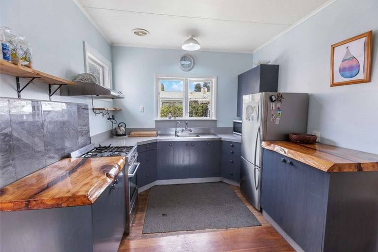 Photo of property in 2 Hodge Place, Aramoho, Whanganui, 4500
