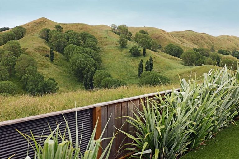 Photo of property in 89 Matarua Rise, Waimarama, Havelock North, 4294