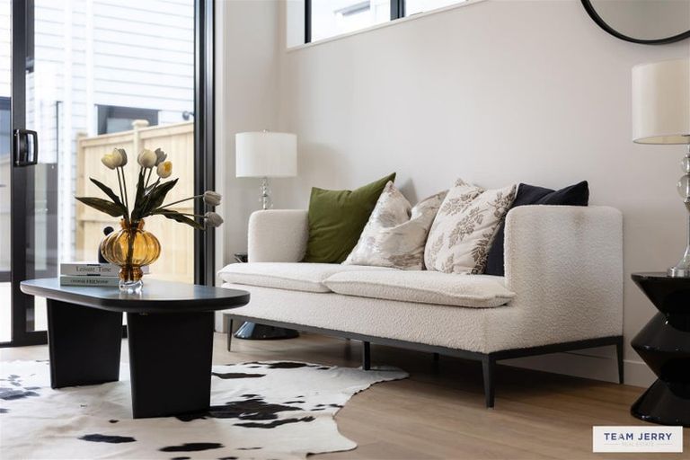 Photo of property in 63 Whare Kauri Road, Papakura, 2110