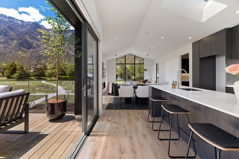 Photo of property in 13 Taurus Lane, Jacks Point, 9371