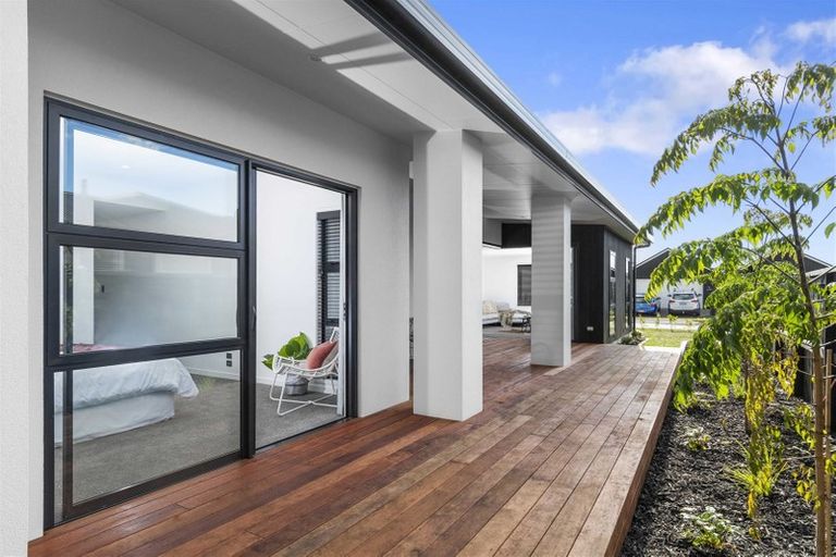 Photo of property in 22 Hanlow Place, Pyes Pa, Tauranga, 3112
