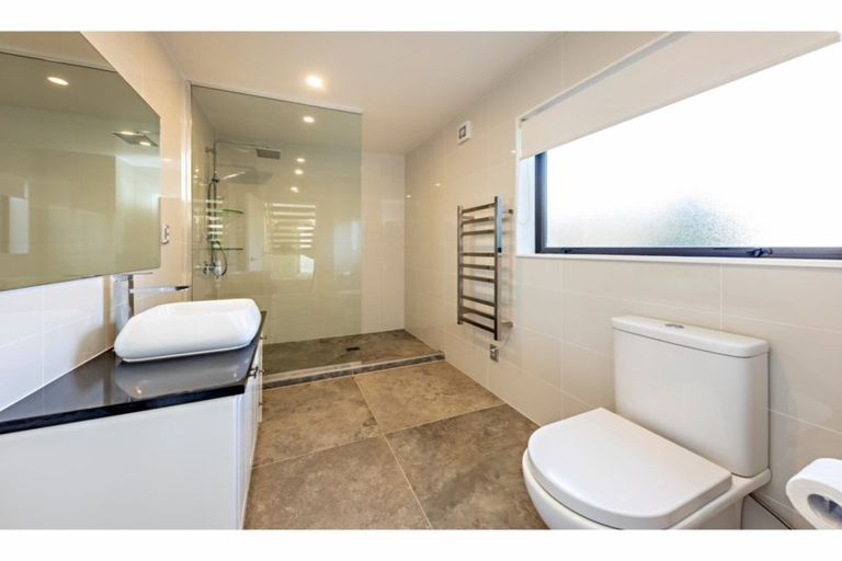 Photo of property in 40 Dawood Place, The Gardens, Auckland, 2105