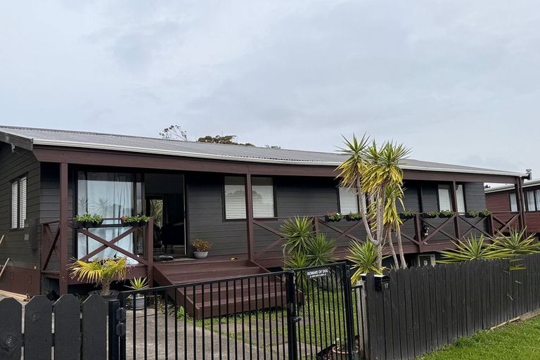 Photo of property in 17 Mona Vale, West Harbour, Auckland, 0618