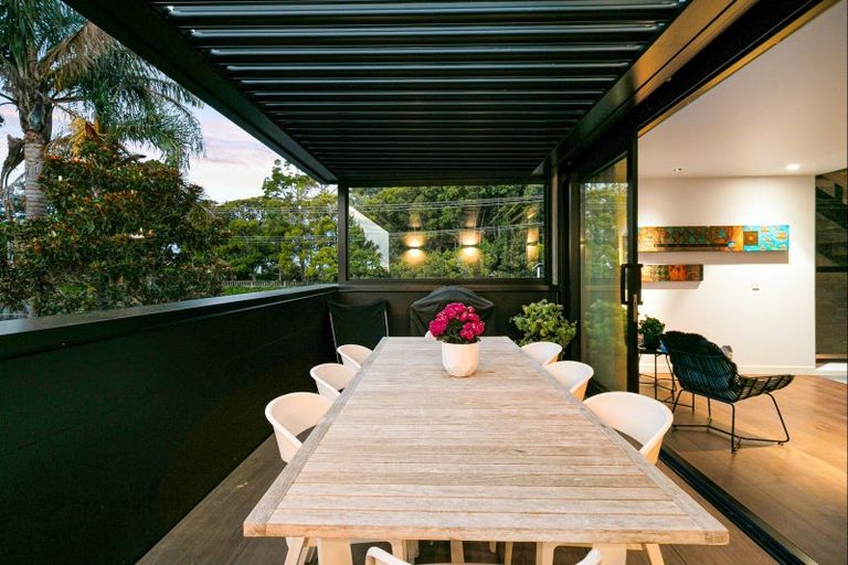 Photo of property in 1/279 Lake Road, Belmont, Auckland, 0622