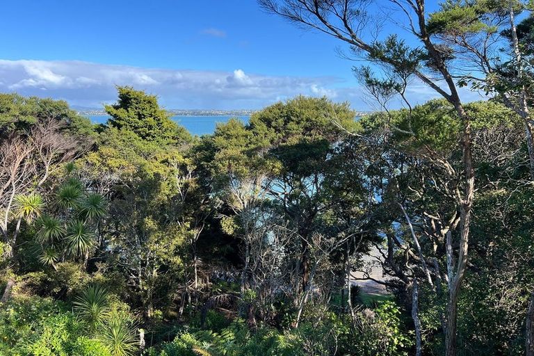 Photo of property in 9 Poaka Place, Beach Haven, Auckland, 0626