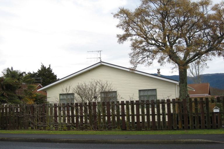 Photo of property in 147 Commercial Street, Takaka, 7110
