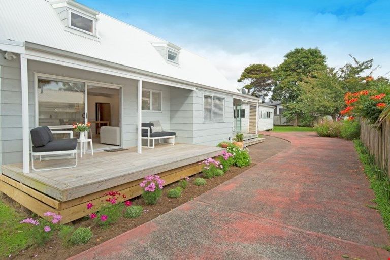 Photo of property in 25 The Circle, Manly, Whangaparaoa, 0930