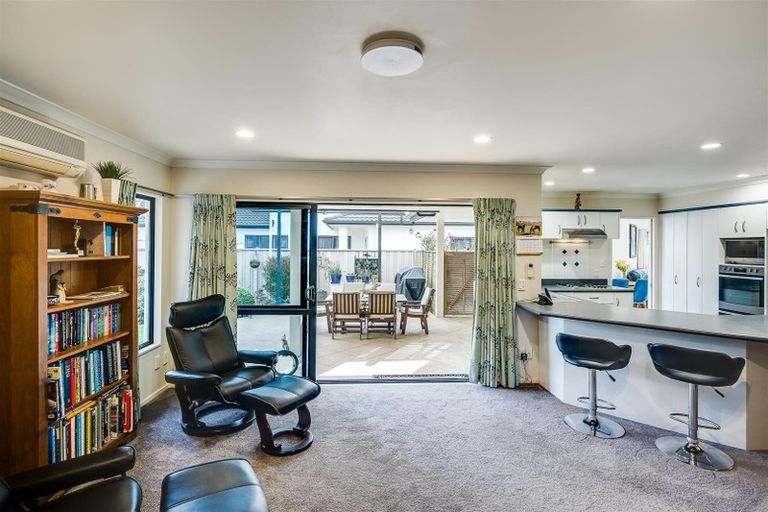 Photo of property in 17 Malbec Way, Greenmeadows, Napier, 4112