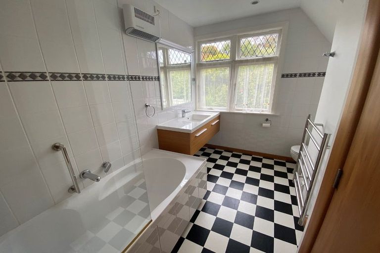 Photo of property in 135 Princes Drive, Britannia Heights, Nelson, 7010