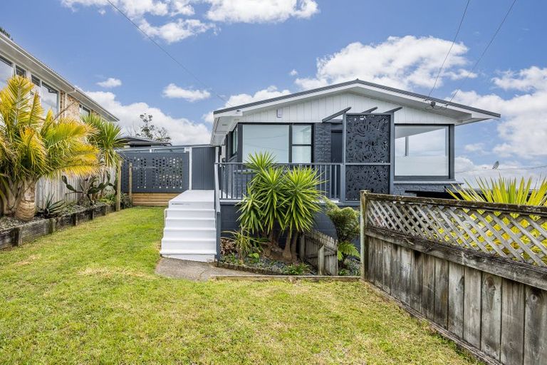 Photo of property in 2a Hoskins Avenue, Hillsborough, Auckland, 1042