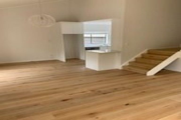 Photo of property in 1/10 Newstead Avenue, Browns Bay, Auckland, 0632