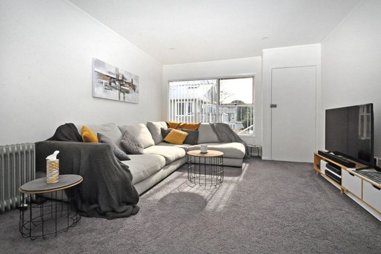 Photo of property in 2/21 Quebec Road, Milford, Auckland, 0620
