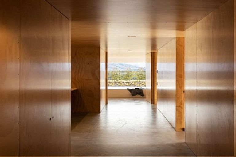 Photo of property in 12 Avalanche Place, Wanaka, 9305