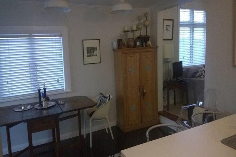 Photo of property in 9 Herald Terrace, Berhampore, Wellington, 6023