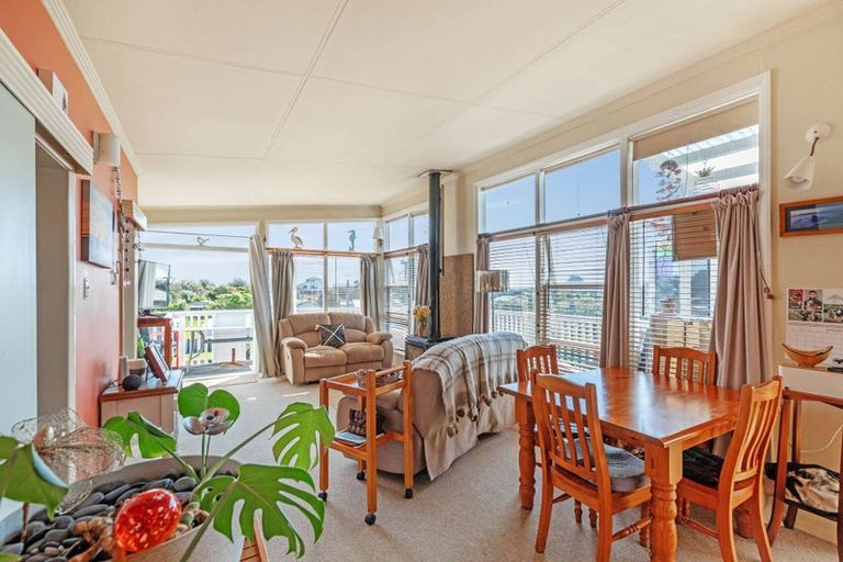 Photo of property in 72 Park Avenue, Waitarere Beach, Levin, 5510