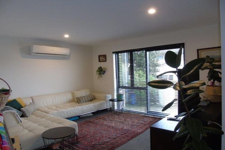 Photo of property in 7 Cameron Street, Kaiwharawhara, Wellington, 6035