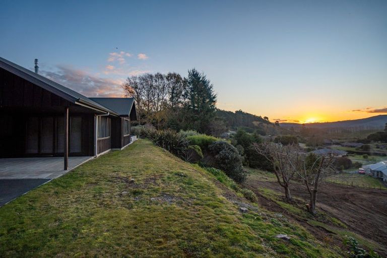 Photo of property in 11 Dalmore Way, Acacia Bay, Taupo, 3385