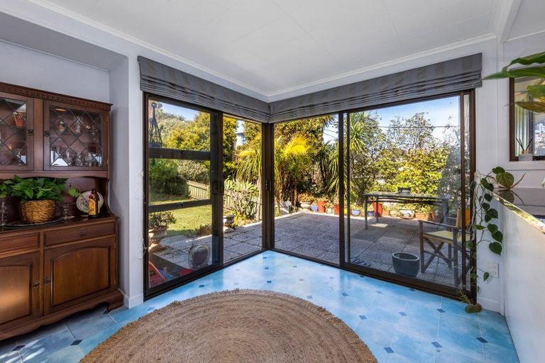 Photo of property in 27 De Luen Avenue, Tindalls Beach, Whangaparaoa, 0930