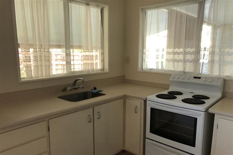 Photo of property in 63 Horokiwi Road West, Newlands, Wellington, 6037