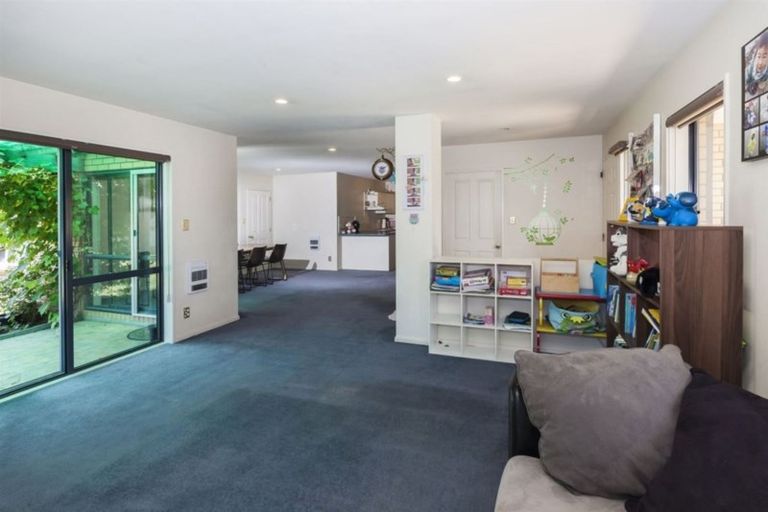 Photo of property in 10 Riegler Place, Belfast, Christchurch, 8051