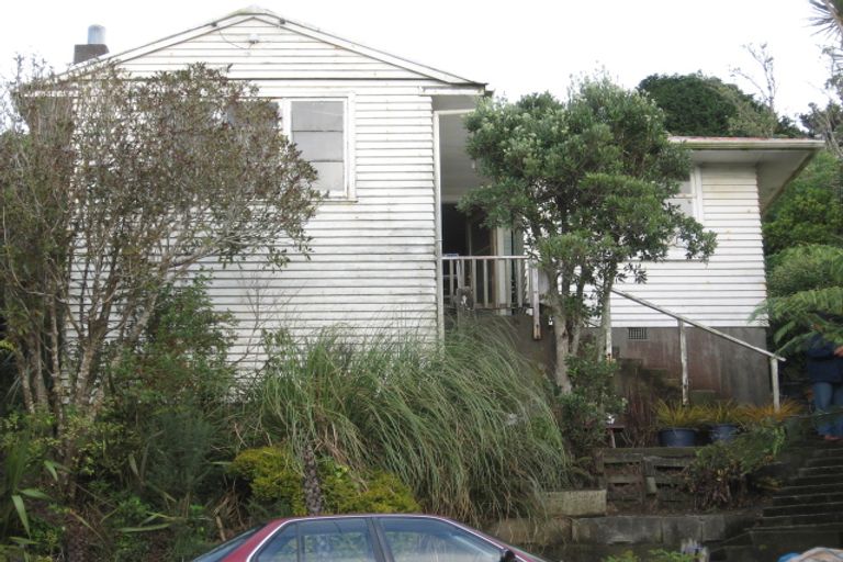 Photo of property in 50 Ruskin Road, Newlands, Wellington, 6037