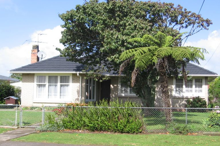 Photo of property in 8 Norval Road, Henderson, Auckland, 0610