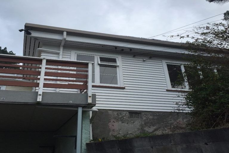 Photo of property in 136 Wyndham Road, Pinehaven, Upper Hutt, 5019