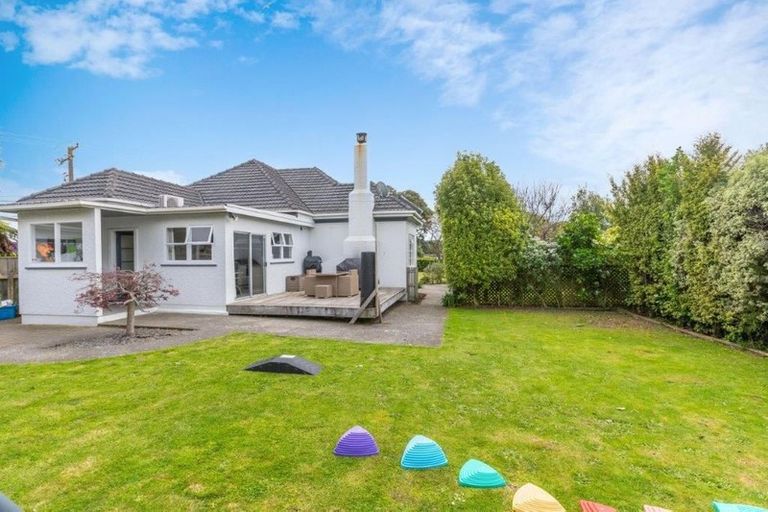 Photo of property in 2 Hinemoa Street, Paraparaumu, 5032