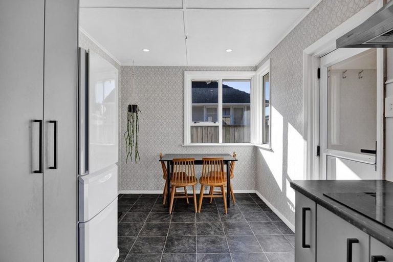 Photo of property in 269 South Road, Hawera, 4610