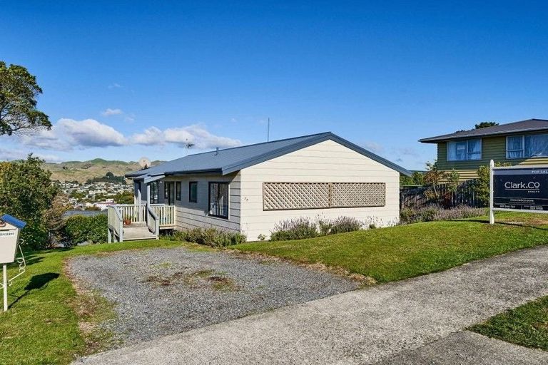 Photo of property in 77 Conclusion Street, Ascot Park, Porirua, 5024