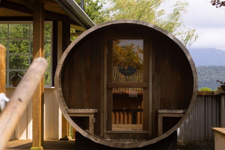 Photo of property in 327 Wanganui Flat Road, Harihari, 7884