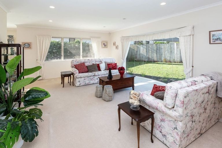 Photo of property in 16 Nad Place, East Tamaki Heights, Auckland, 2016