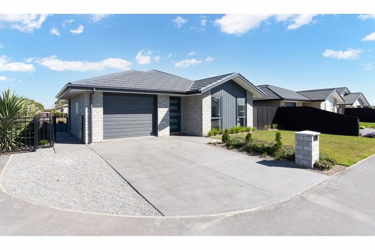 Photo of property in 8 Musket Lane, Broomfield, Christchurch, 8042