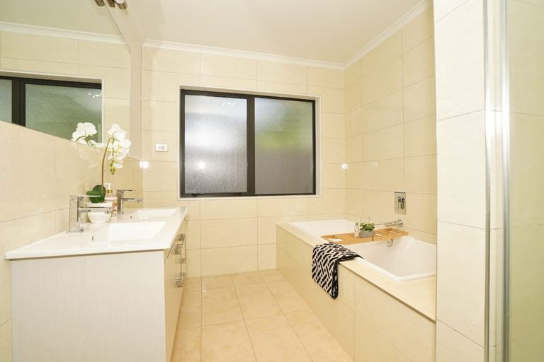 Photo of property in 8 Berkley Avenue, Hillcrest, Hamilton, 3216