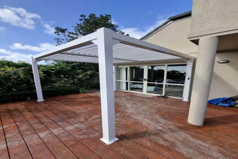 Photo of property in 3/39 Wade River Road, Stanmore Bay, Whangaparaoa, 0932