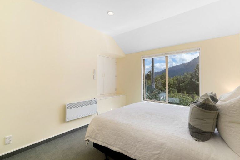 Photo of property in 5 Windsor Place, Queenstown, 9300