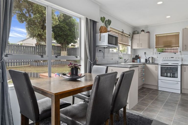 Photo of property in 37 Dunton Drive, Welcome Bay, Tauranga, 3112