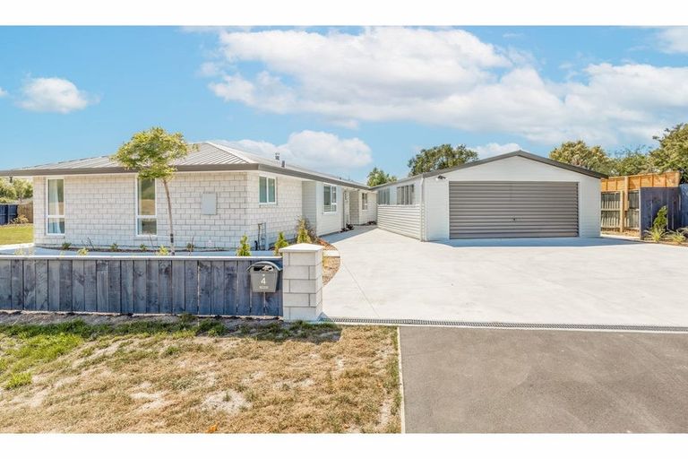 Photo of property in 4 George Oliver Place, Kainga, Christchurch, 8083