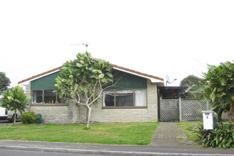 Photo of property in 4 Mallinder Place, Oakura, 4314