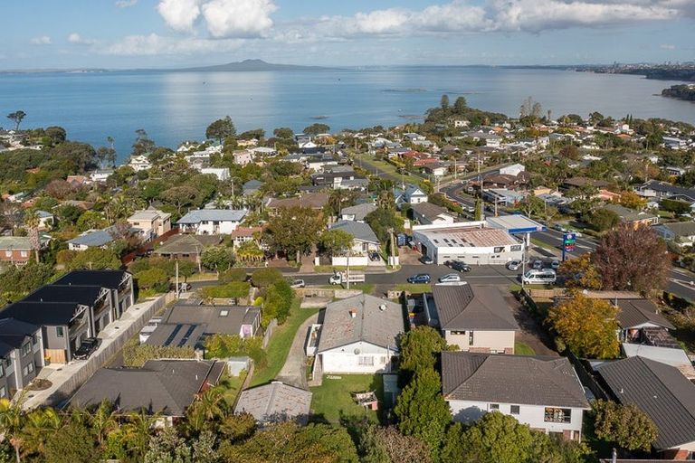 Photo of property in 4 Auld Street, Torbay, Auckland, 0630