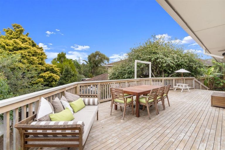 Photo of property in 6 Mowbray Place, Sunnynook, Auckland, 0620