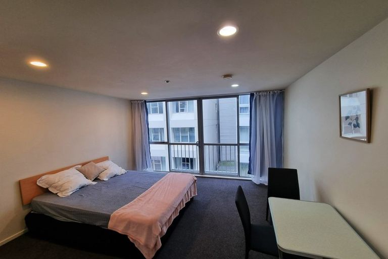 Photo of property in Terrace Heights Apartments, 2/163p The Terrace, Wellington Central, Wellington, 6011