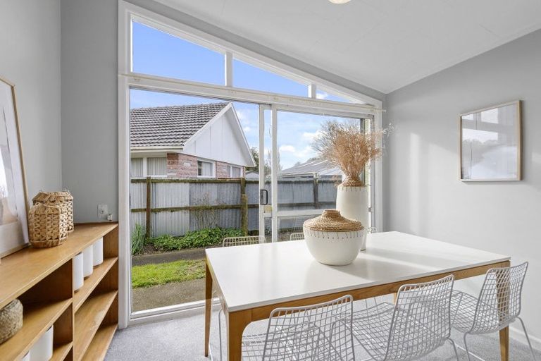 Photo of property in 15 Ostend Place, Avonhead, Christchurch, 8042
