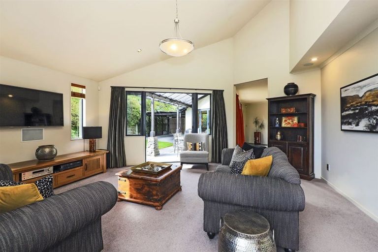 Photo of property in 5 Laing Cove, Havelock North, 4130