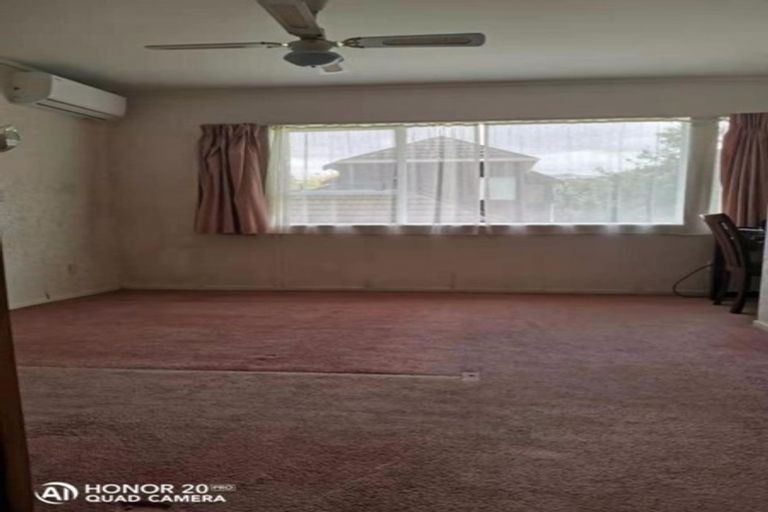 Photo of property in 2/30 Centorian Drive, Windsor Park, Auckland, 0632