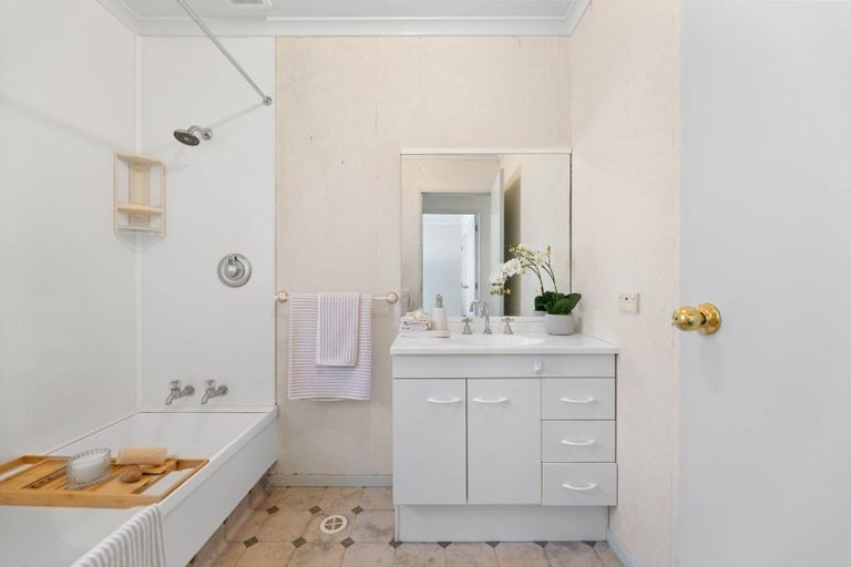 Photo of property in 2/15 The Grove, Nukuhau, Taupo, 3330