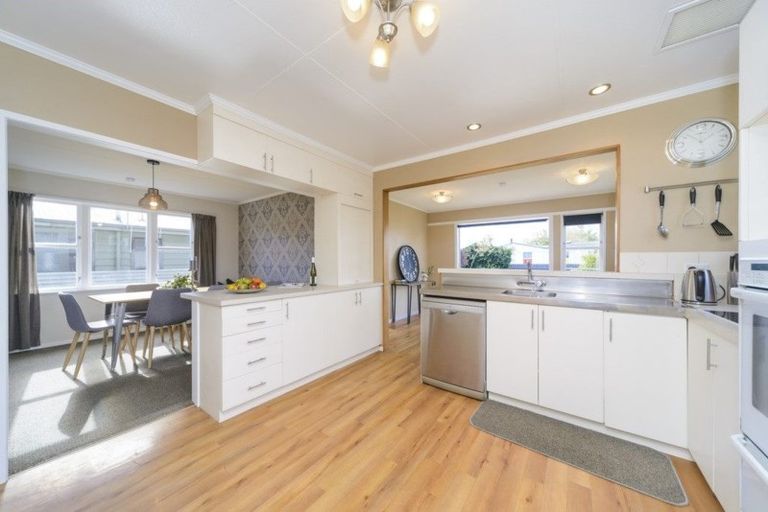 Photo of property in 9 Leslie Avenue, Cloverlea, Palmerston North, 4412