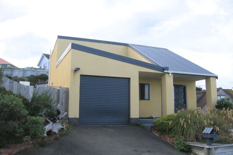 Photo of property in 3 Bury Grove, Strathmore Park, Wellington, 6022